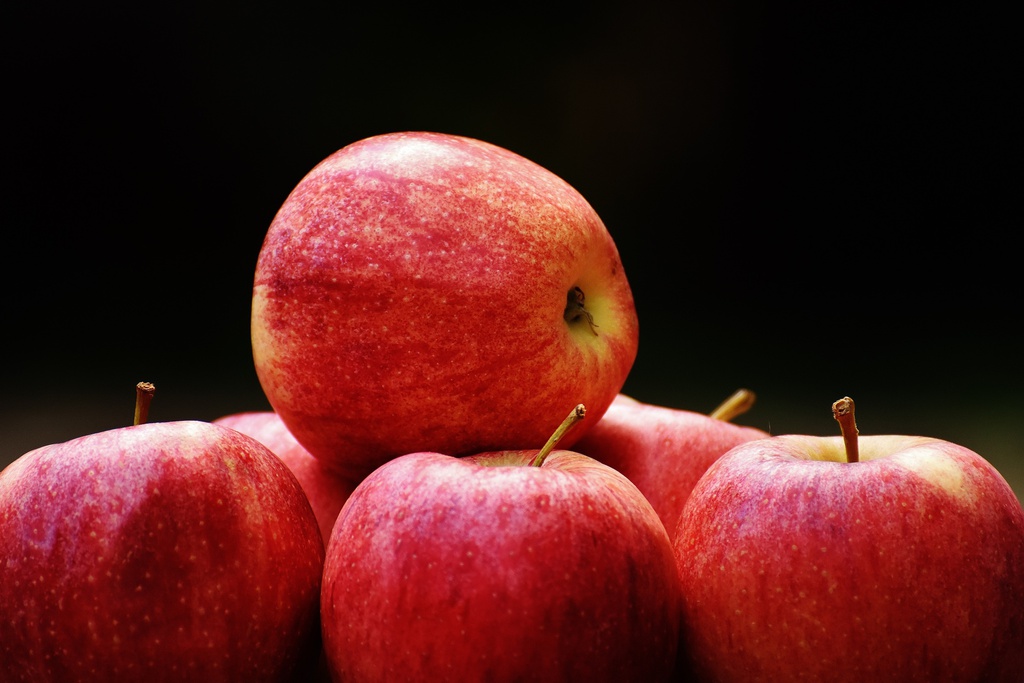 Red apple (1 kg / 2.2lbs)