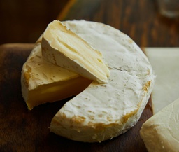 Brie  -  Queso de vaca (250 gr / 0.55lbs)