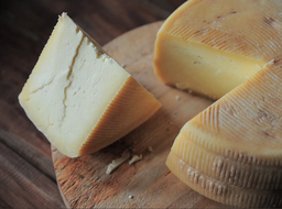 Port Salut  Fennel  -  Cow  (250 gr / 0.55lbs)
